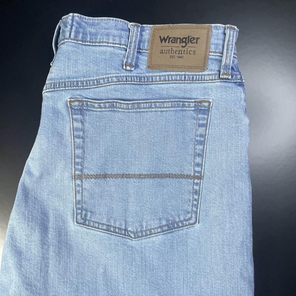 Wrangler Authentics Men's Jeans 38x30 Blue, Relaxed Fit, Straight Leg